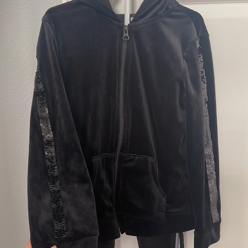 More Than Magic Velour Suit. Size 6/6x. - Picture 2 of 4